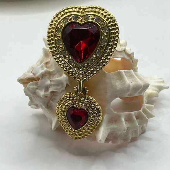 Victoria Secret, gold tone heart and red heart, brooch - Picture 1 of 5